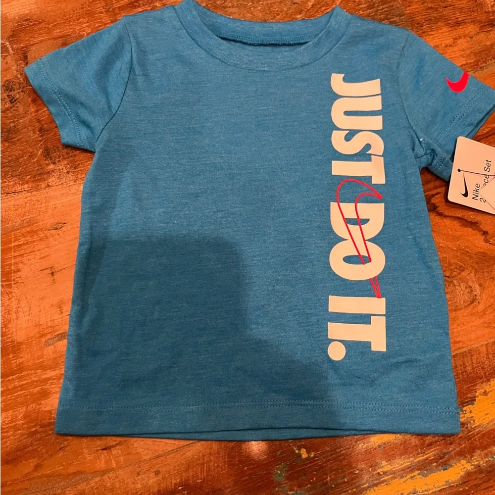 NWT Nike 2 Piece Shorts Set - Picture 2 of 9